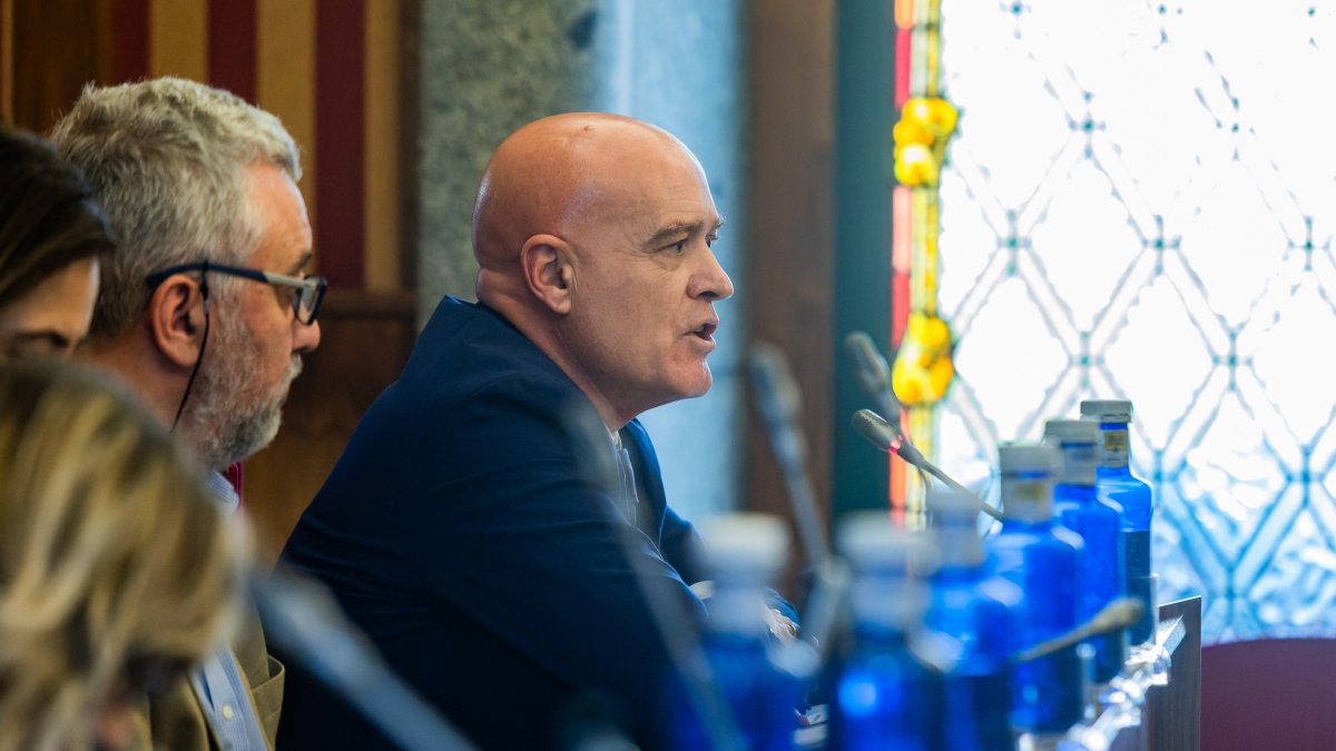 El concejal de Hacienda, Ángel Manzanedo, en un momento del Pleno municipal de mayo, en el que se aprobó la segunda modificación presupuestaria.