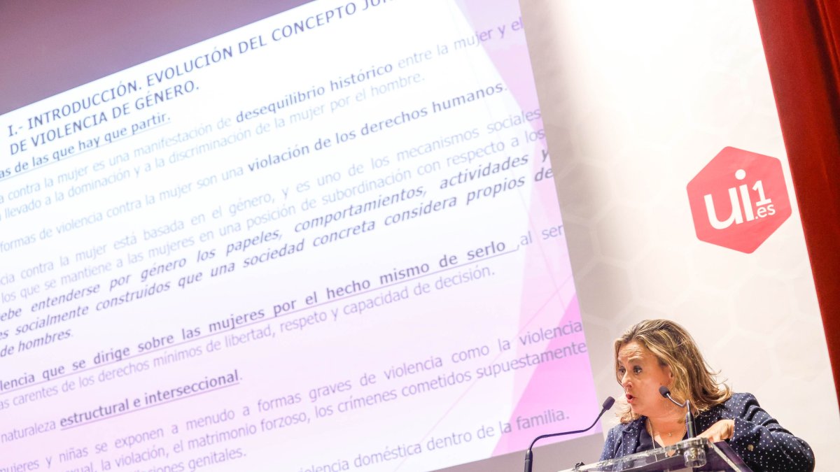 La magistrada Blanca Subiñas fue la encargada de ofrecer la conferencia inaugural.