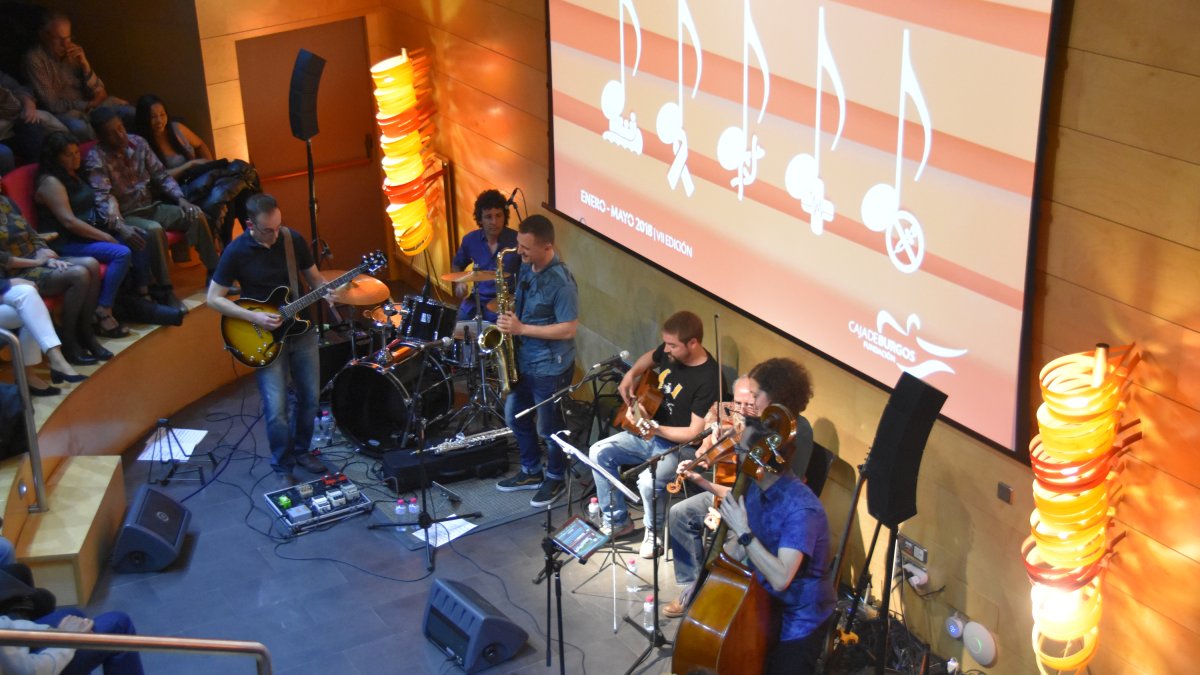 Imagen del grupo Limbo.