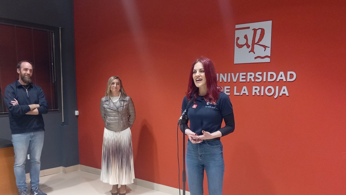 La astronauta, Sara García, recuerda que ser mujer 