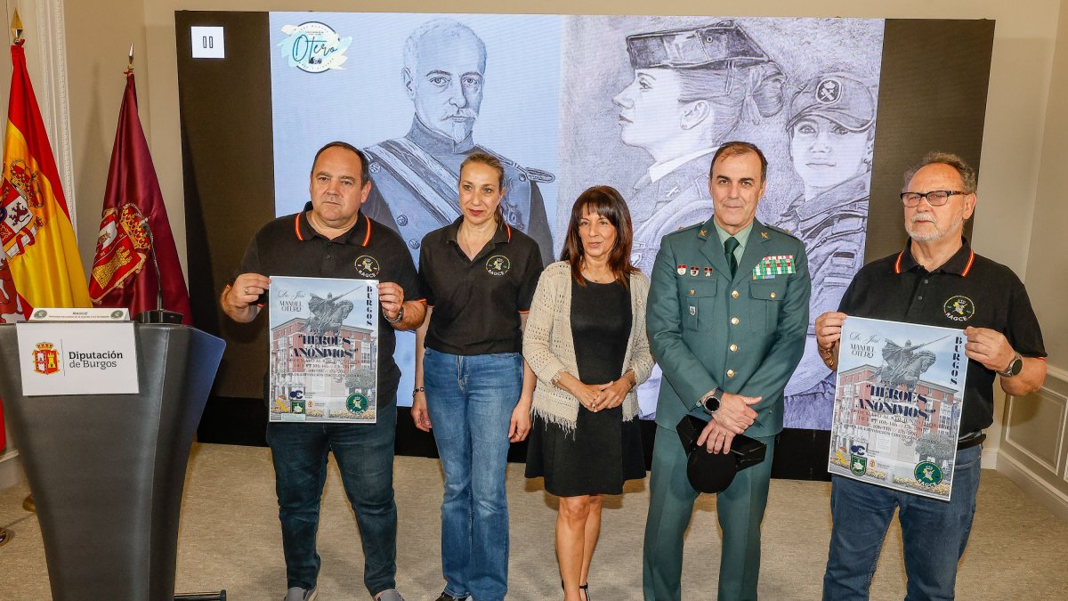 Presentación de la exposición 'Héroes Anónimos', de RAGCE, en la Diputación de Burgos.