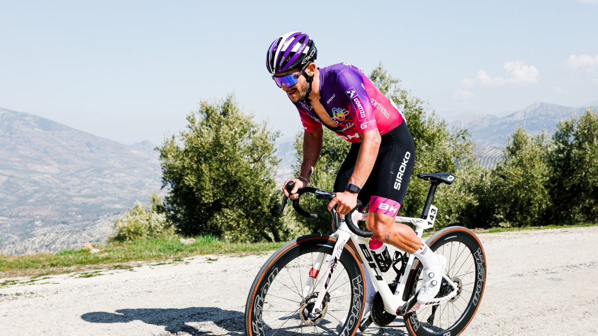 David Martín regresa a la competición en Francia.