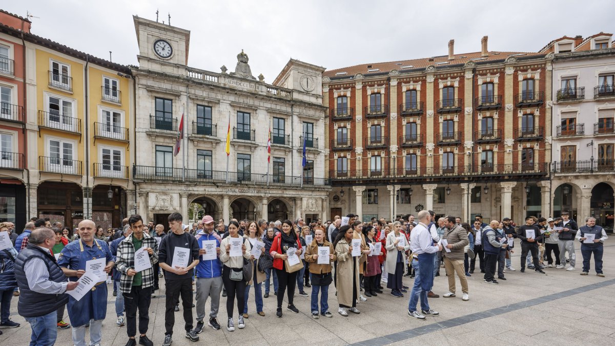 Protesta de los hosteleros en el mes de abril, con el lema 'Salvemos las terrazas'.