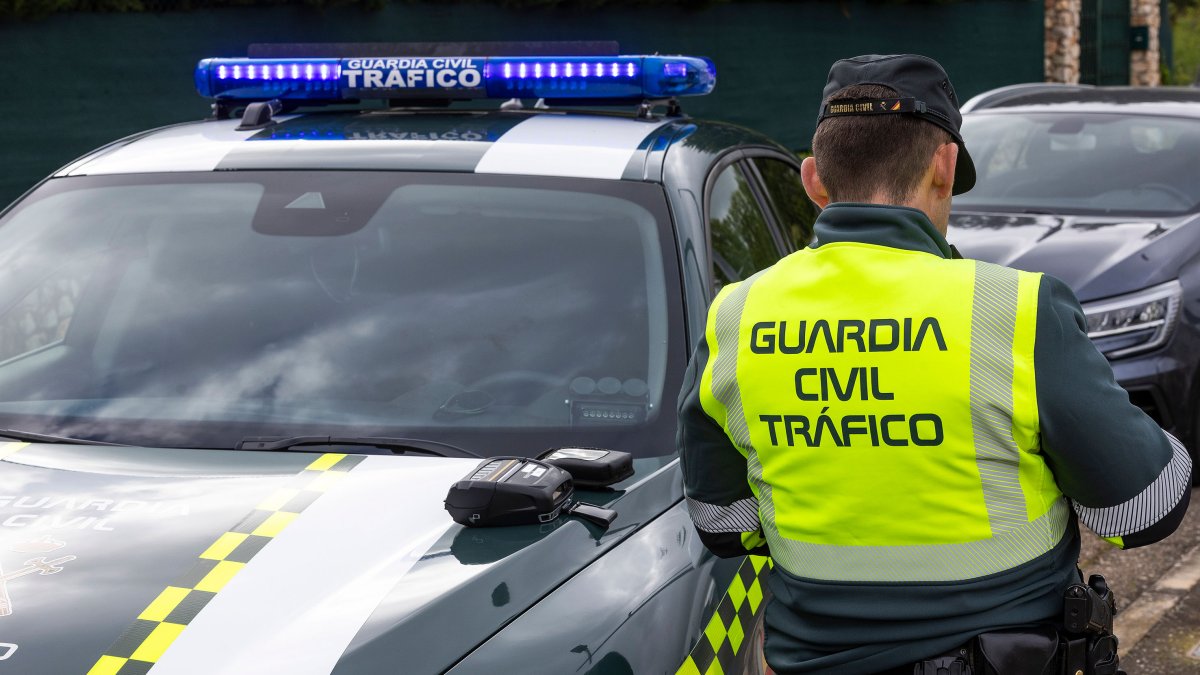 Imagen de un control de la Guardia Civil de Tráfico.