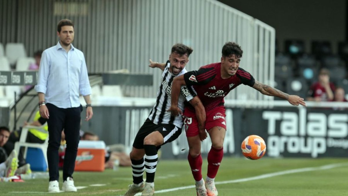 Imagen del partido entre el Cartagena y el CD Mirandés.