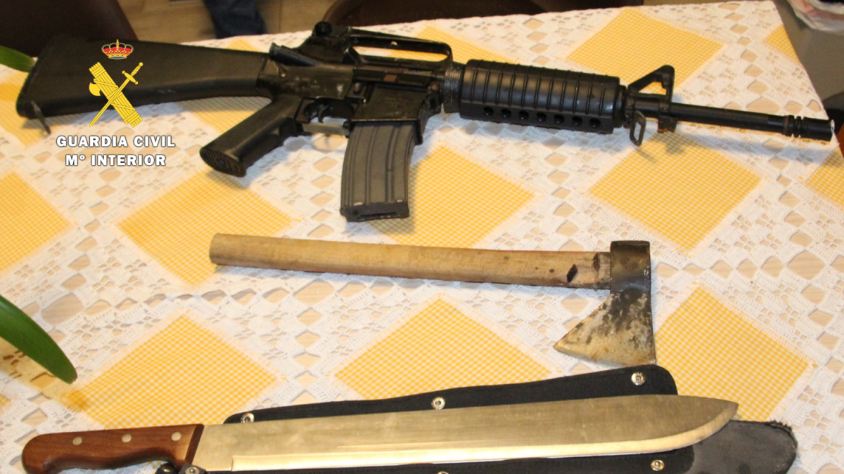 Imagen de las armas que presuntamente utilizaba esta banda madrileña