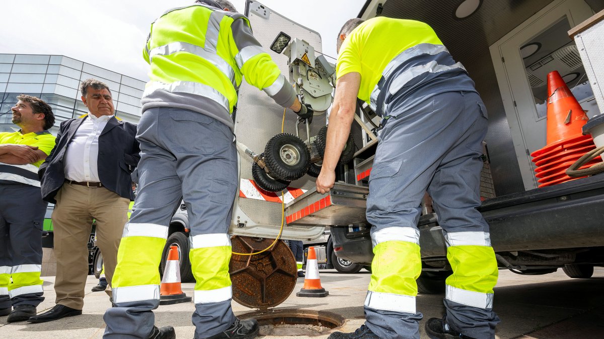 Muestra de los equipos que incorpora la empresa Acciona para los trabajos de Aguas en Burgos.