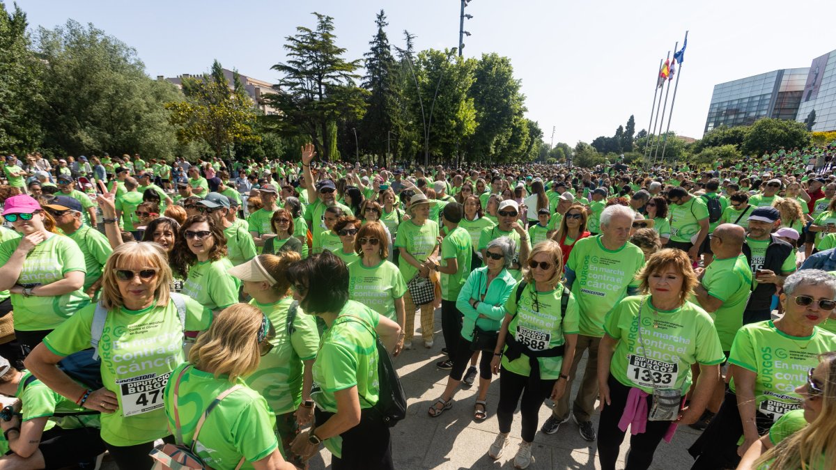 La Marcha contra el Cáncer reúne a más de 6.200 personas en su quinta edición.