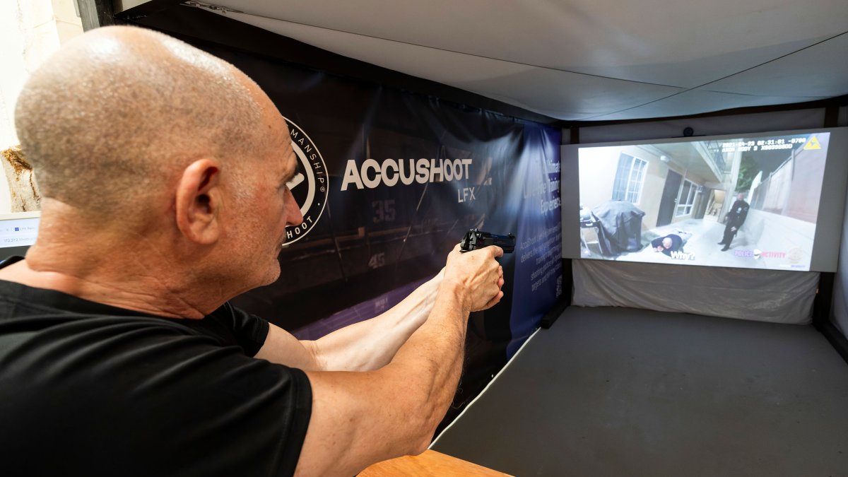 José Ramón, instructor profesional, consideró de gran utilidad el sistema de AccuShot para entrenamiento. En la imagen, en un momento de su prueba.