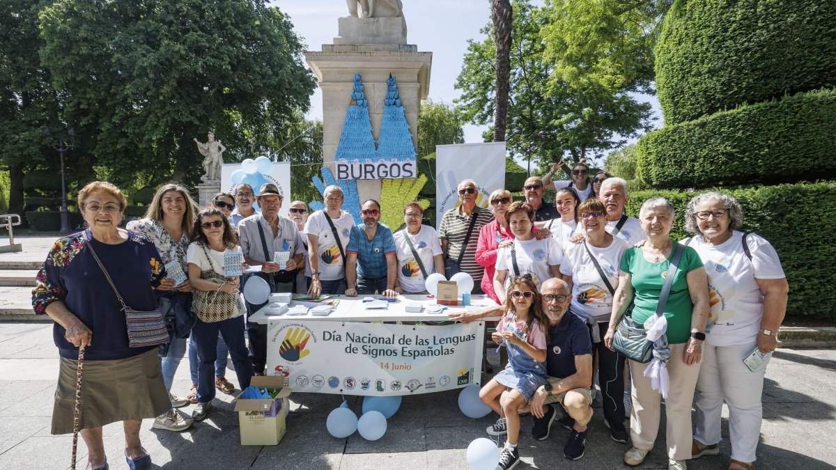 La Asociación 'Fray Pedro Ponce de León' (APSBU) realizó una actividad de sensibilización con motivo del Día Nacional de la Lengua de Signos.