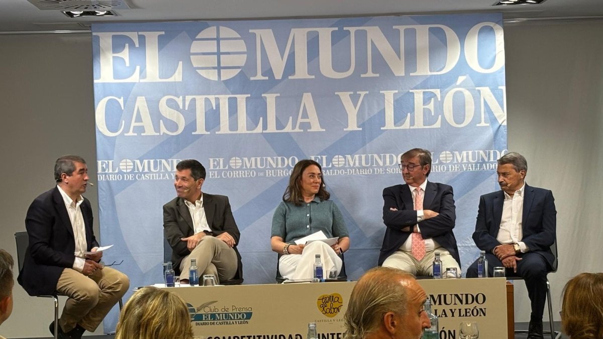La consejera de Agricultura y Ganadería, María González Corral, participa en el foro Competitividad e Internacionalización de la Industria Agroalimentaria de Castilla y León.