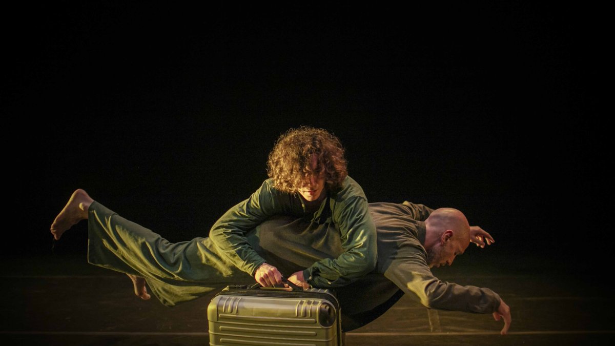 Momento de la pieza 'El mundo atrás', del bailarín Rolando Salameě, galardonado en anteriores ediciones del certamen burgalés.