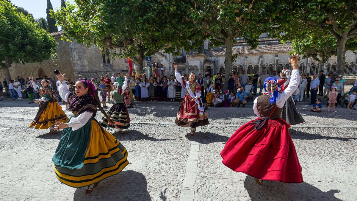 Celebración del Curpillos en los alrededores del Monasterio de las Huelgas.