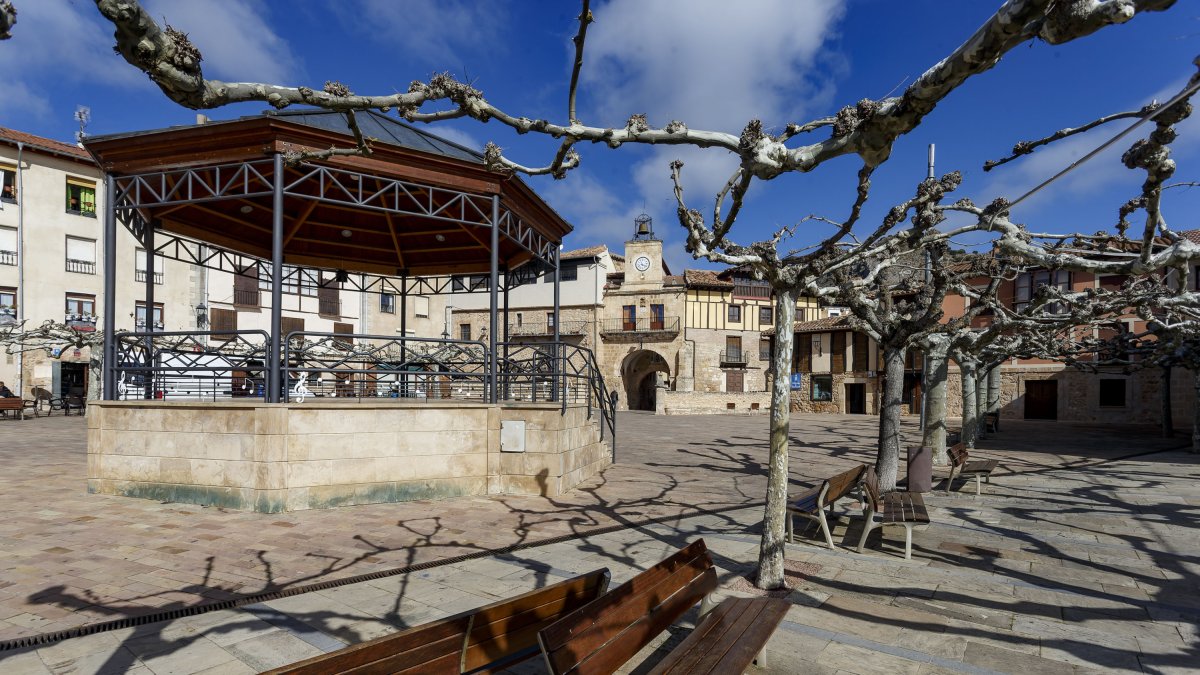 Poza de la Sal presume, por méritos propios, de ser uno de los pueblos más bonitos de España.