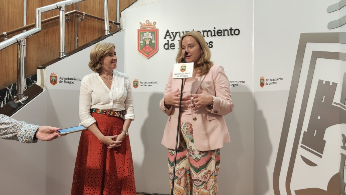 La presidenta de Patrimonio Nacional, Ana de la Cueva, y la alcaldesa, Cristina Ayala.