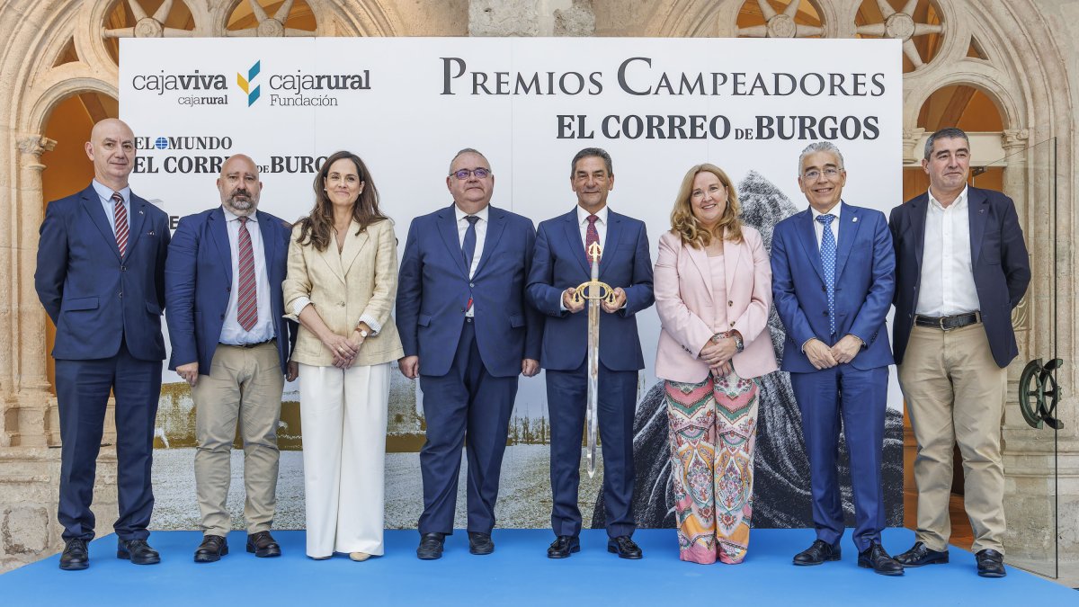 José Miguel García, Ricardo García Ureta, Adriana Ulibarri, Alejandro Vázquez, Ricardo García, Cristina Ayala, Roberto Saiz y Pablo R. Lago; en los Premios Campeadores
