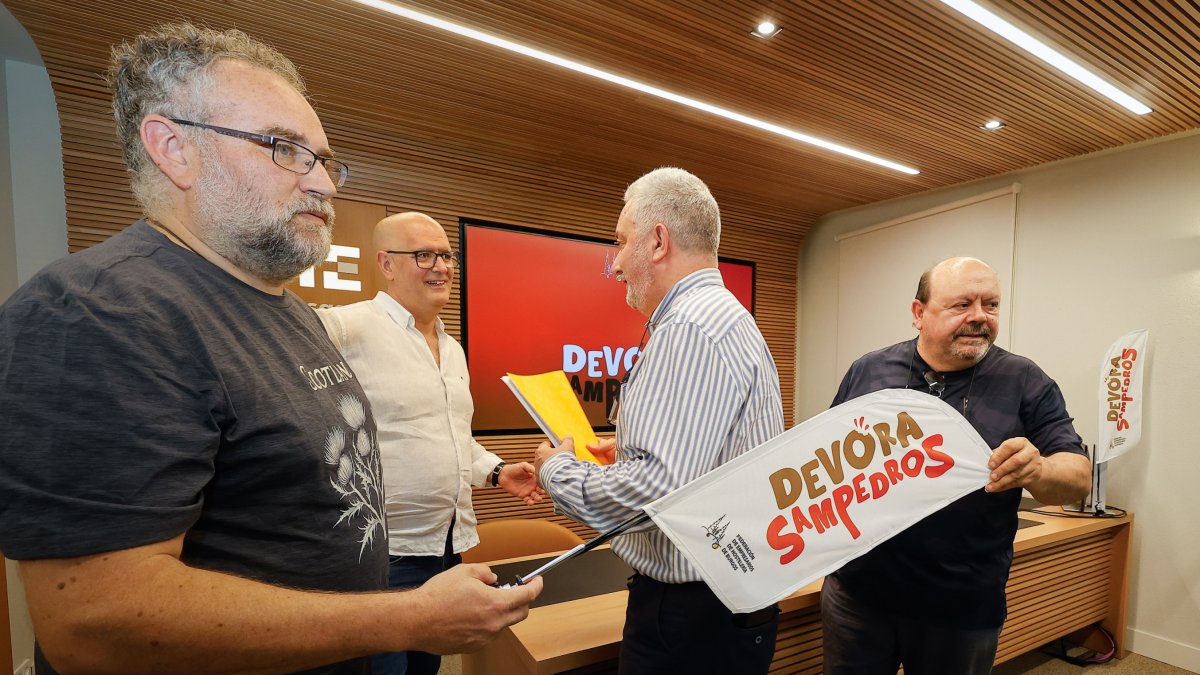 Un momento de la presentación de la oferta gastronómica de San Pedro, con iniciativas como 'Devora Sampedros' y los contenedores de Cuatro Reyes.