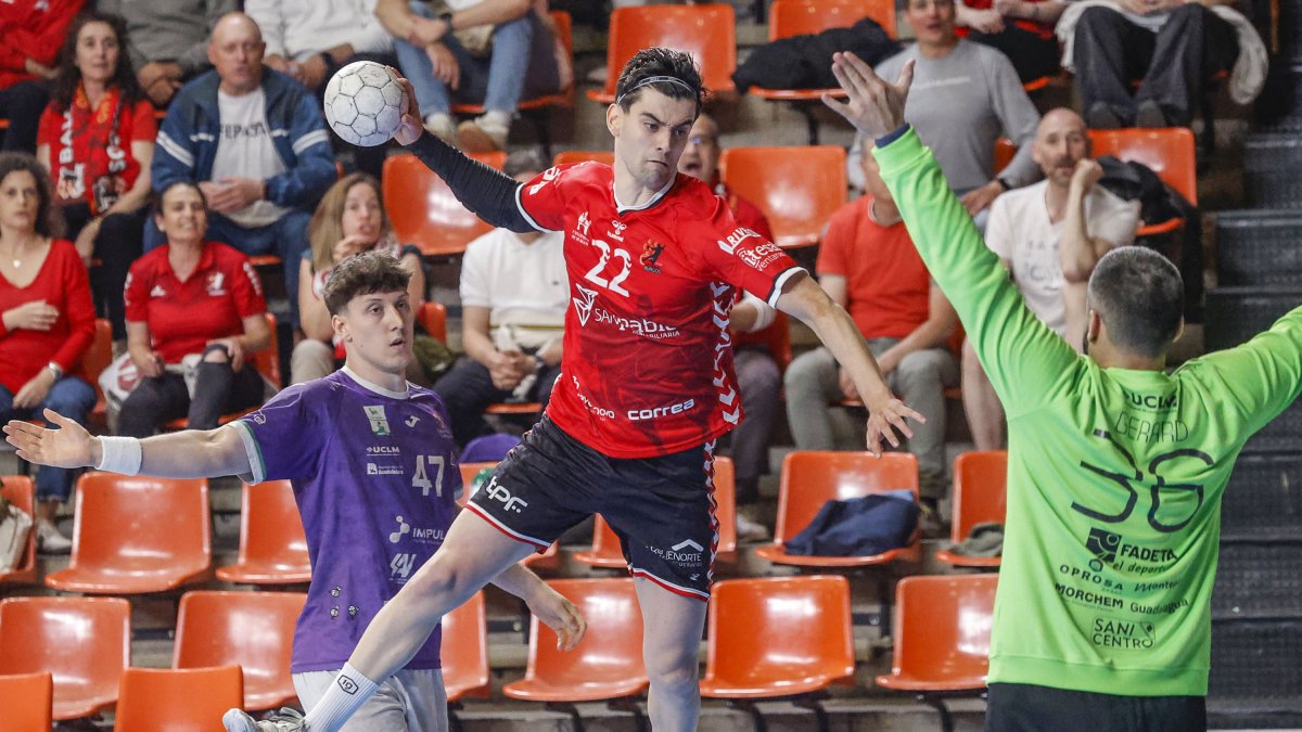 Imagen de Ernesto López durante un partido.