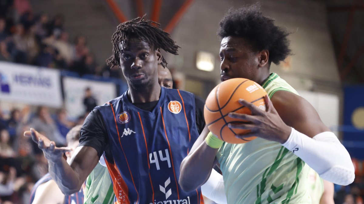 Abdou Thiam, durante un partido contra el Betis.