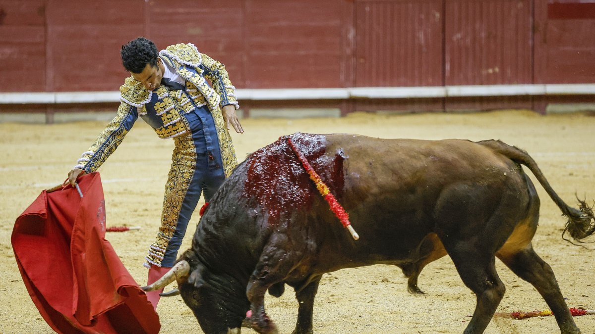Morenito de Aranda cortó dos orejas.