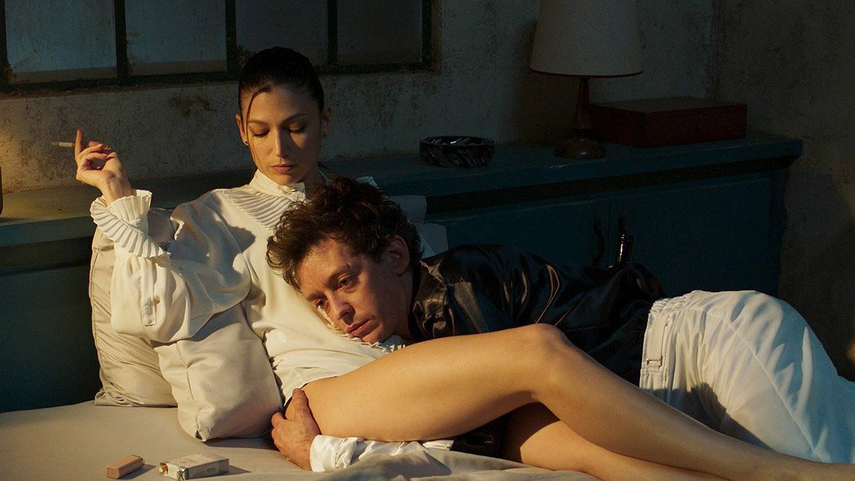 Úrsula Corberó y Nahuel Pérez Biscayart protagonizan ‘El Jockey’.