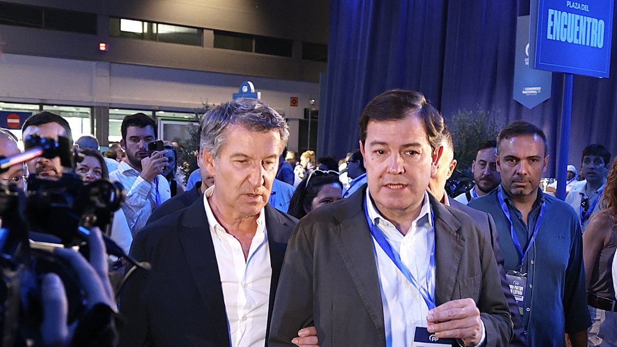 Segunda jornada del 21 Congreso Nacional del PP, que se celebra bajo el lema ‘Toma partido por España’, con el debate de las ponencias política y de estatutos, los informes de los grupos parlamentarios y la presentación de la candidatura a la reelección de Alberto Núñez Feijóo.