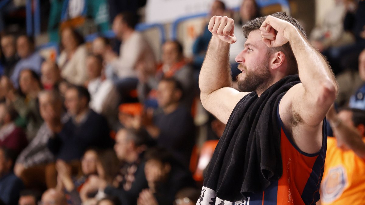 Vilà, durante un partido con el Grupo Ureta Tizona Burgos.