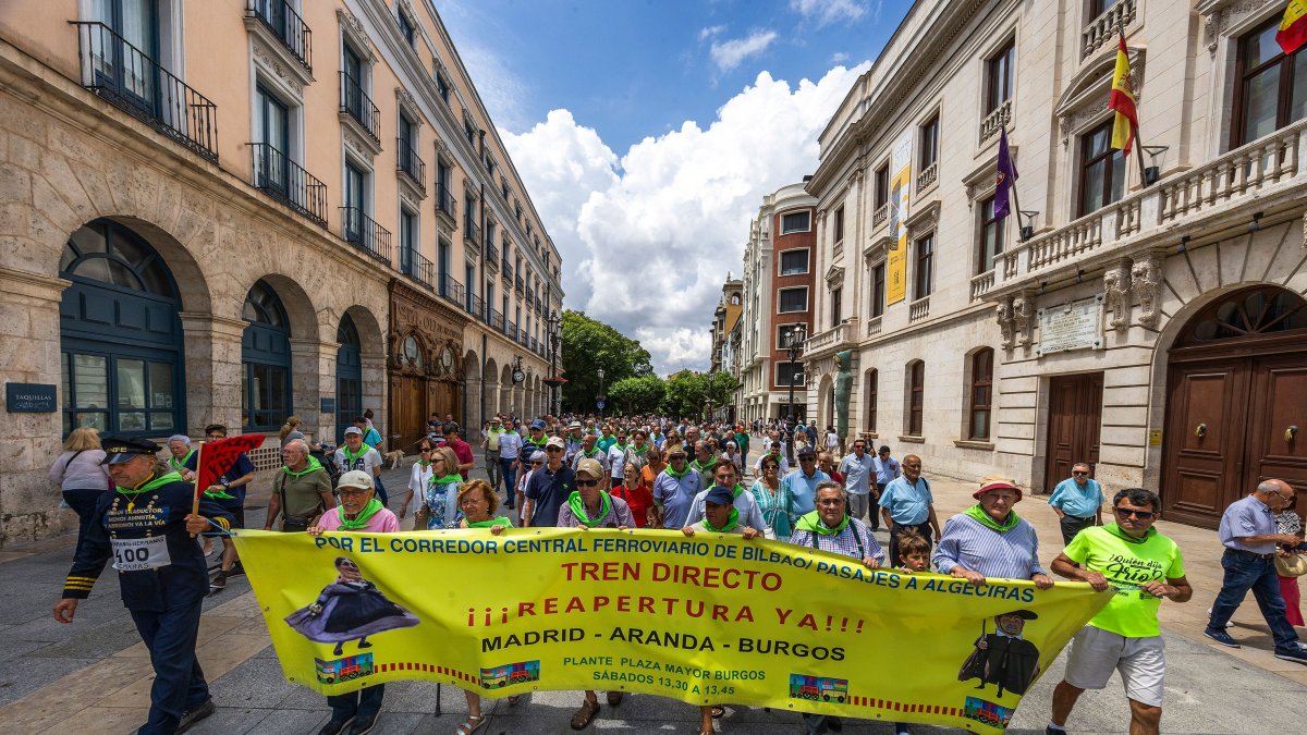 Instante del plante 400 en su camino hacia la plaza del Mío Cid.