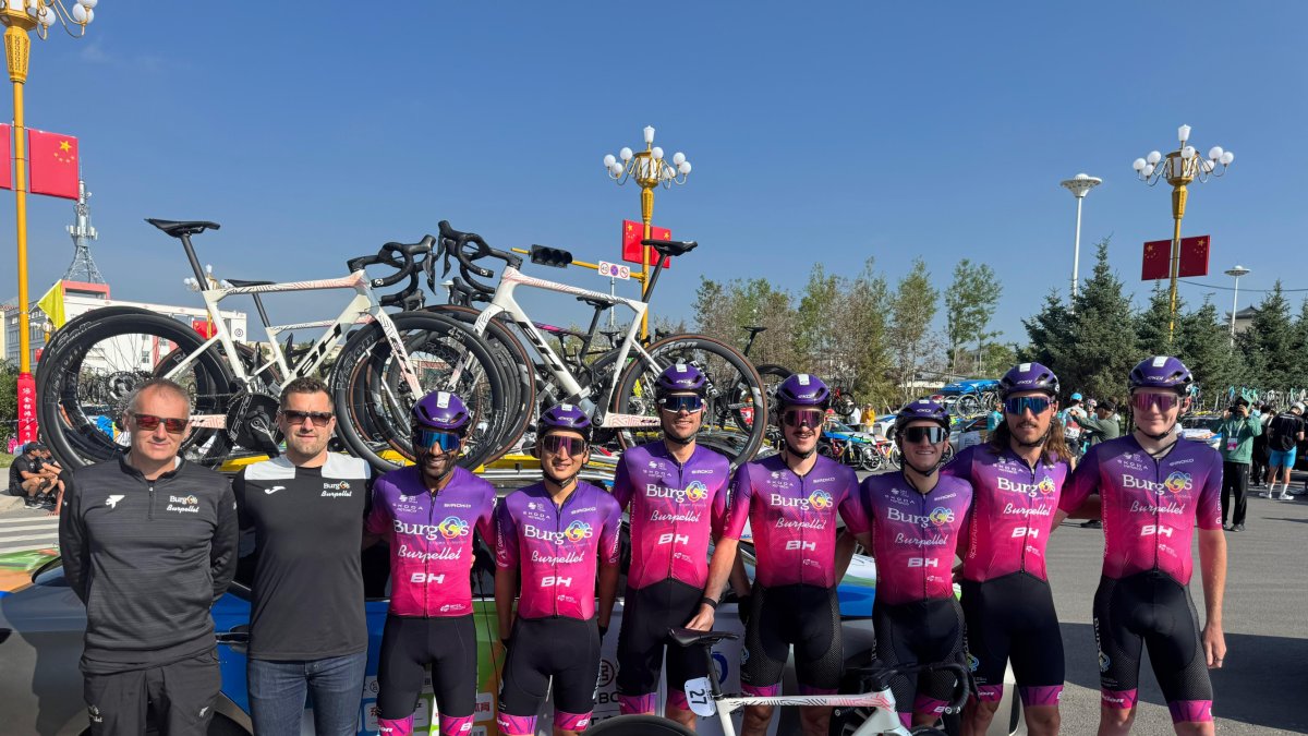 Ciclistas y staff del equipo burgalés presentes en el Tour of Magnificent Qinghai.