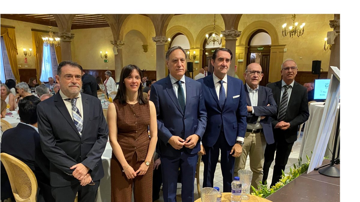 Encuentro con el consejero de Medio Ambiente, Juan Carlos Suárez-Quiñones.