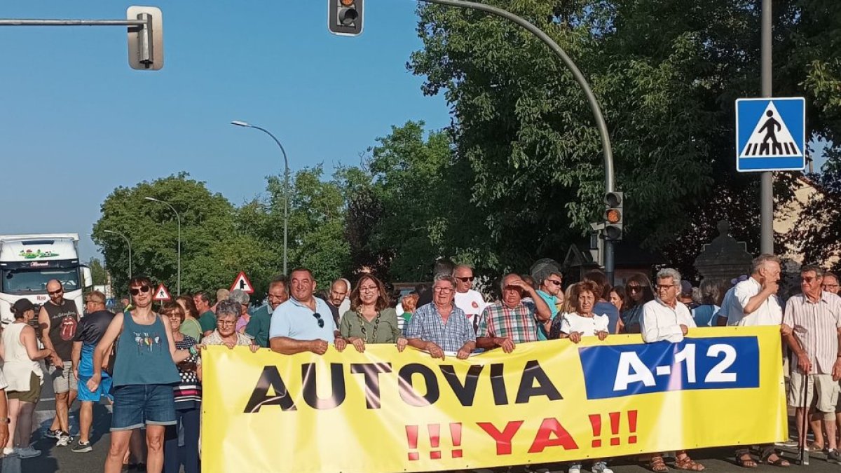 Vecinos reclaman la creación de los tramos pendientes de la A-12.