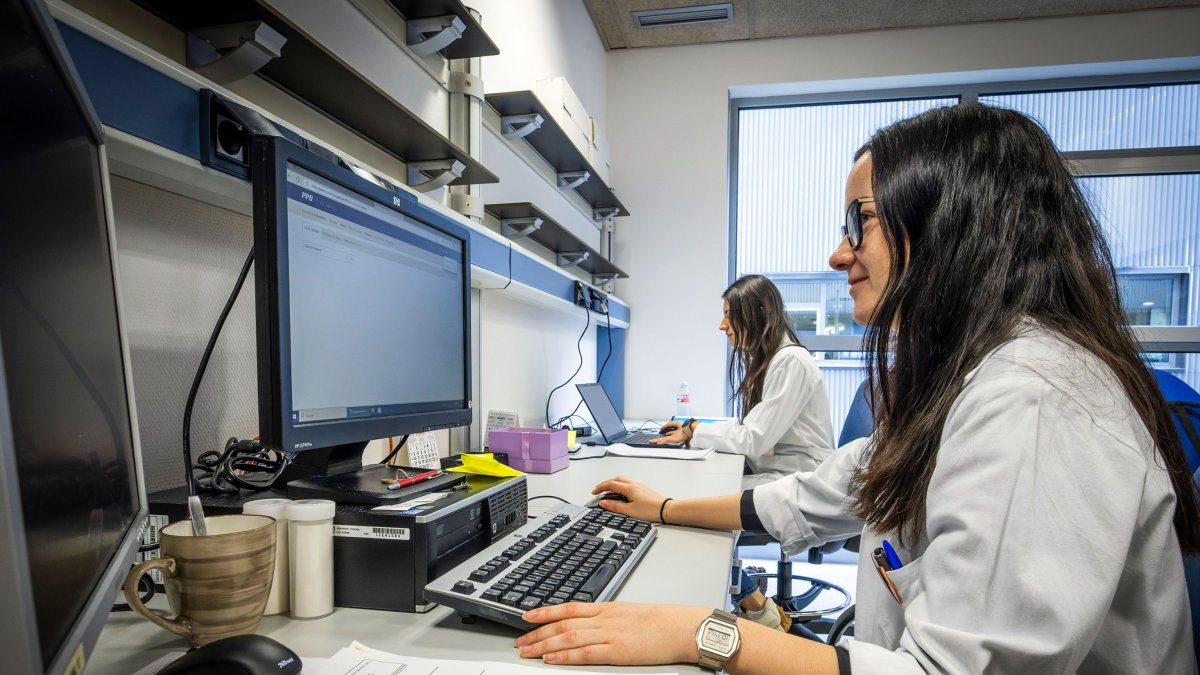 La labor de los Datamanager es clave para la gestión de datos de los ensayos clínicos y registros en común con otros centros de investigación.