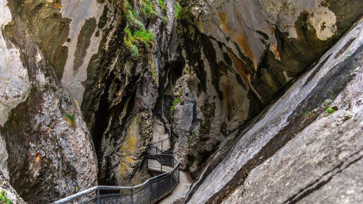 Nace una nueva ruta turística en Burgos INSPIRADA EN 'LA HUELLA DEL MAL', película protagonizada por Blanca Suárez.