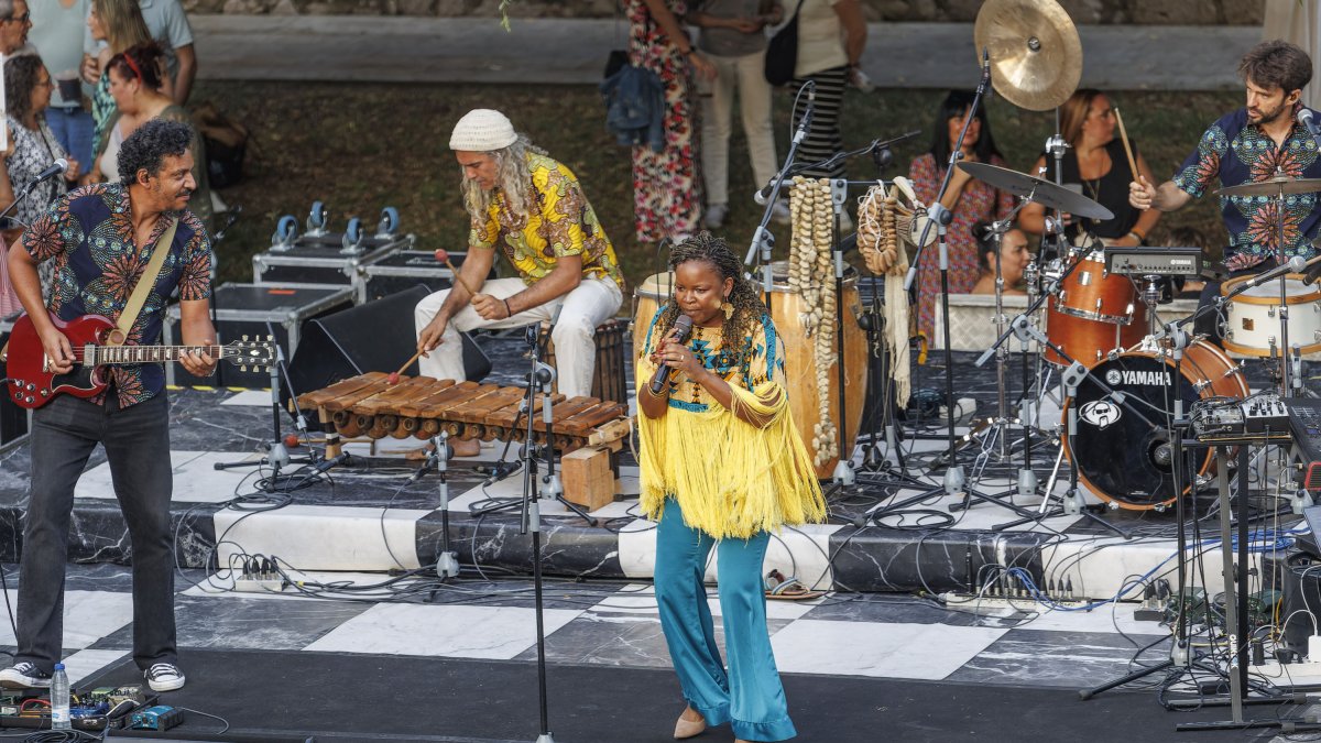 Selma Uamusse, durante su actuación en el Tablero de Musica.