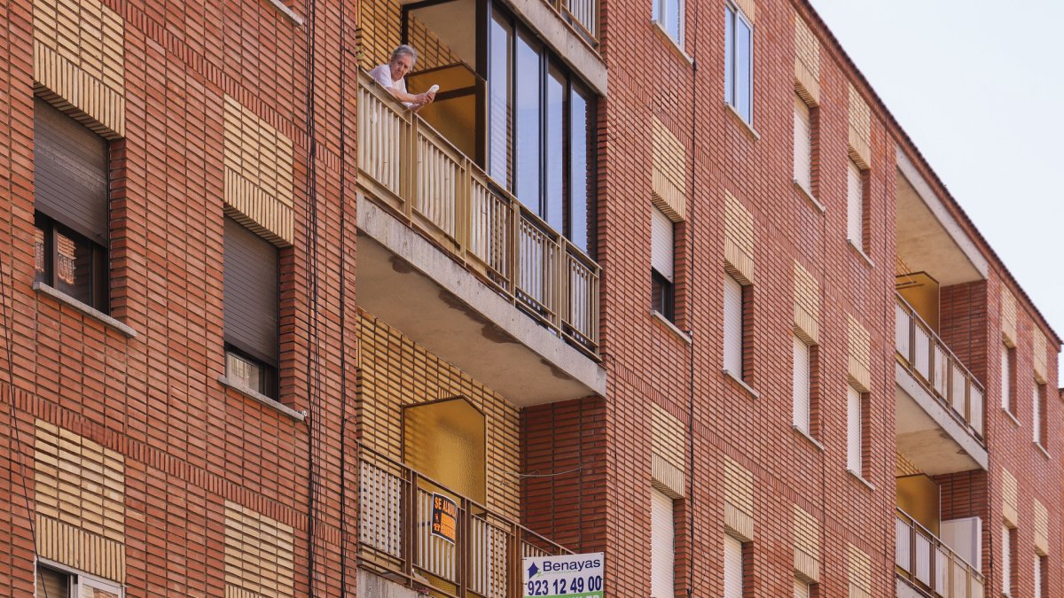 Buscar piso en Salamanca: la odisea de vivir de alquiler en una ciudad cada vez más cara.
