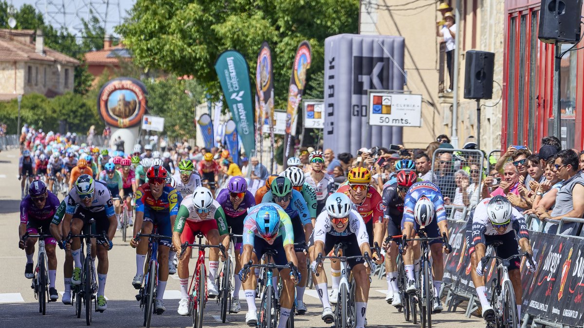 Imagen de la llegada al esprint a Buniel.