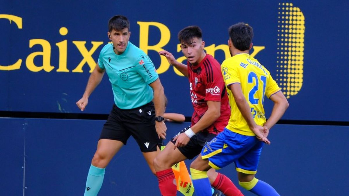 Imagen del partido entre el Cádiz y el Mirandés.