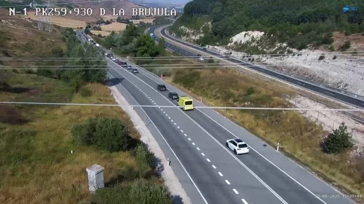Circulación lenta en la baja del puerto de la Brújula en la N-I