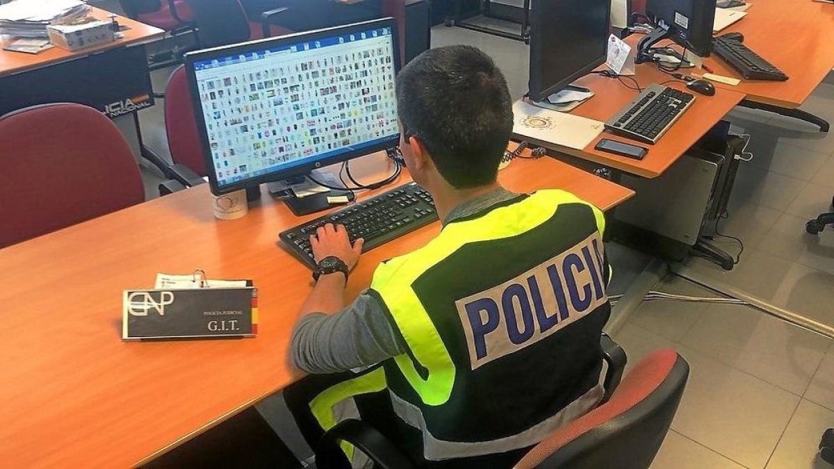 Sucesos.- En libertad una 'mula' de Valladolid que participó en una estafa de casi 15.000 euros a una mujer de Melilla.