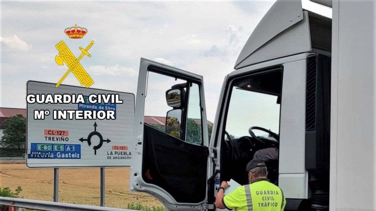 Detenido en Burgos un camionero tras ser sorprendido cuando conducía sin puntos en el carné.
