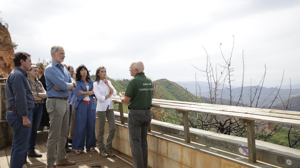 Los Reyes durante su visita al Parque de Las Médulas, a 27 de agosto de 2025, en Carucedo, León, Castilla y León (España).