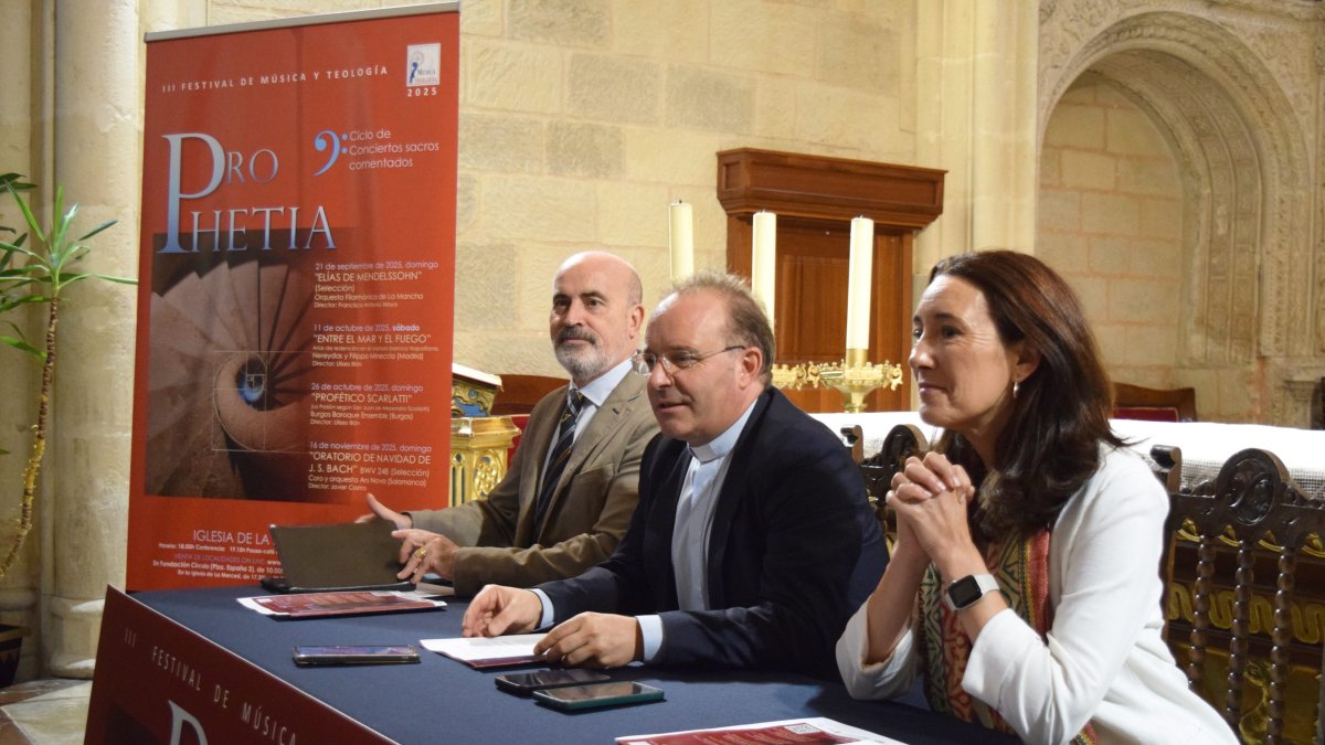 Francisco Javier Sariot, Carlos Izquierdo  Yusta y Laura Sebastián.