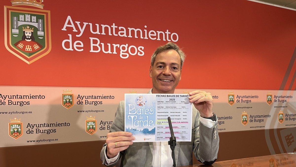 César Barriada, durante la presentación de 'La ciudad también enseña'.