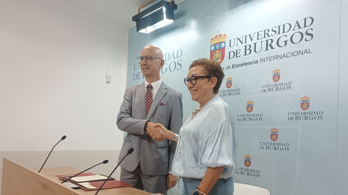 José Miguel García, rector de la UBU, y Consuelo Fontecha, presidenta de la FEC.