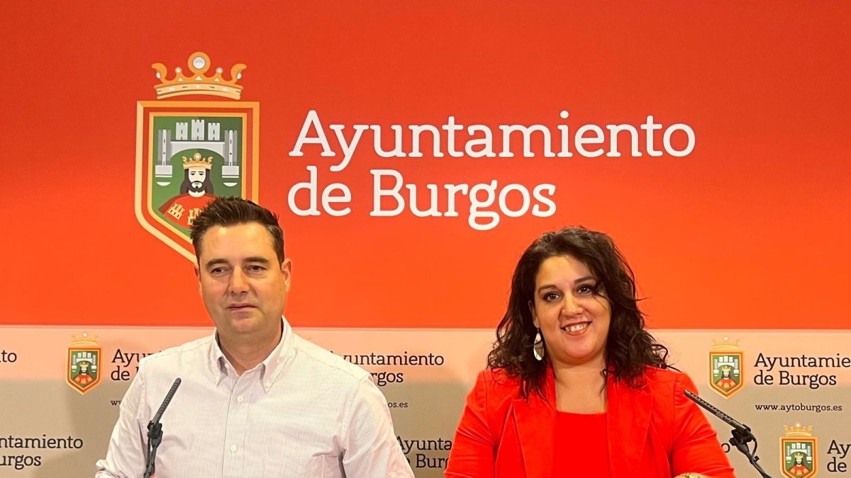 Daniel de la Rosa y Estrella Paredes presentan las proposiciones al Pleno ordinario de septiembre de 2025.