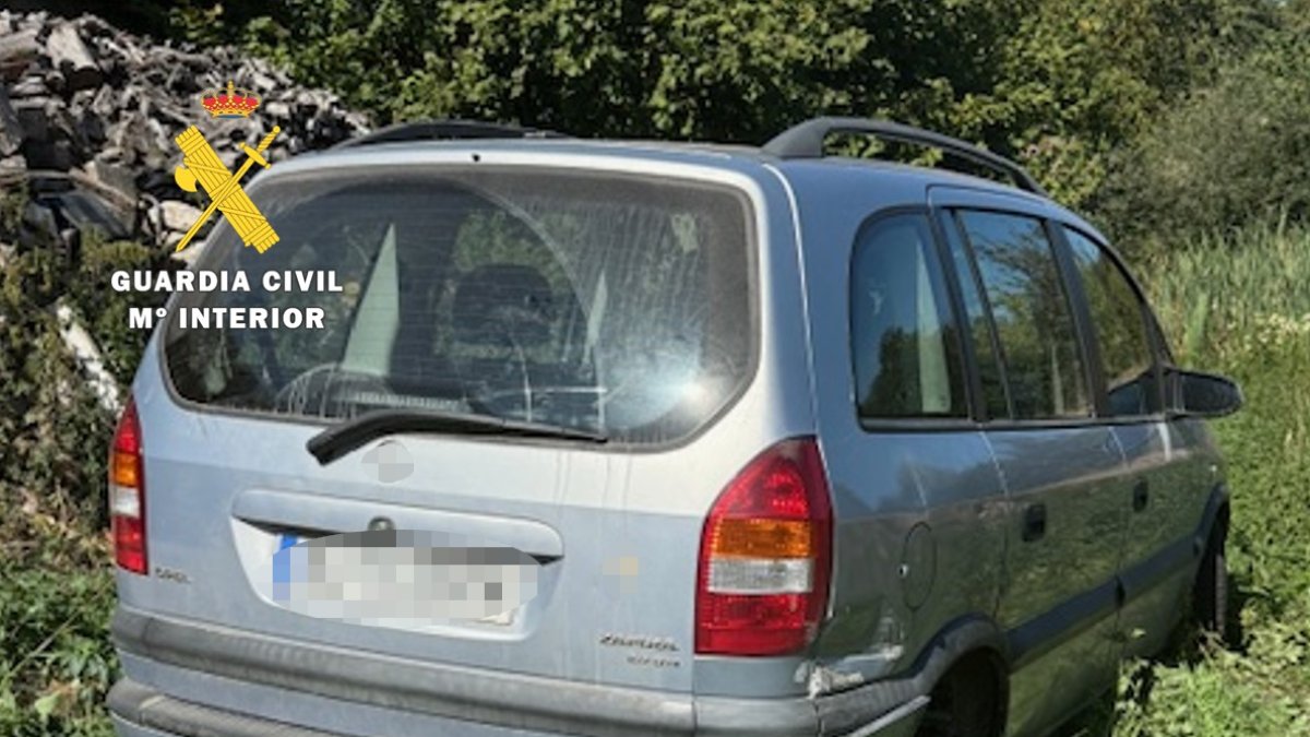 Imagen del coche robado y recuperado por la Guardia Civil.