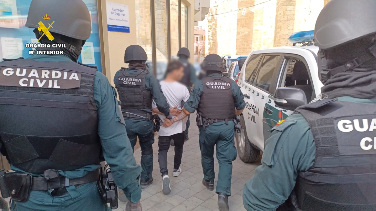 Imagen de una de las detenciones por una agresión múltiple en Roa el pasado 17 de agosto.