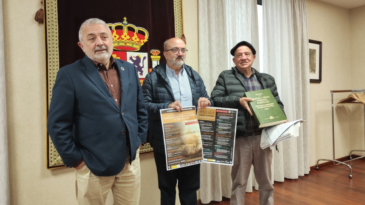 De la Fuente, Montero y Martín tras la reunión.