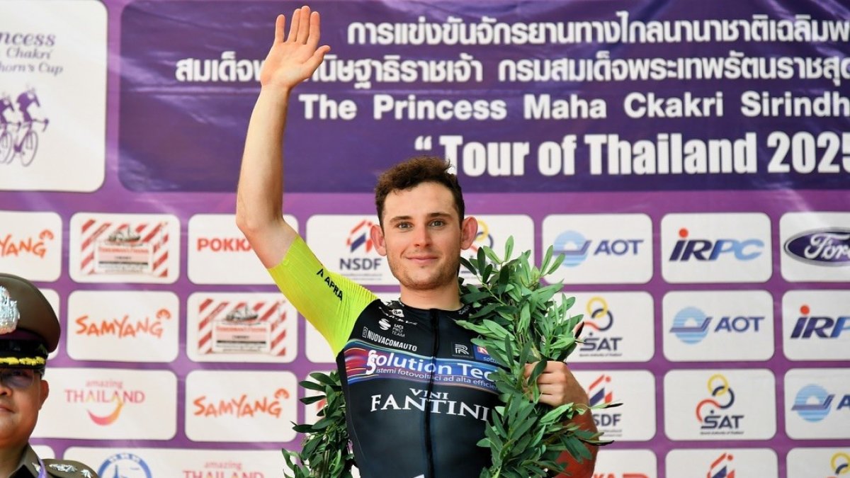 Lorenzo, en el podio tras su victoria en Tailandia.