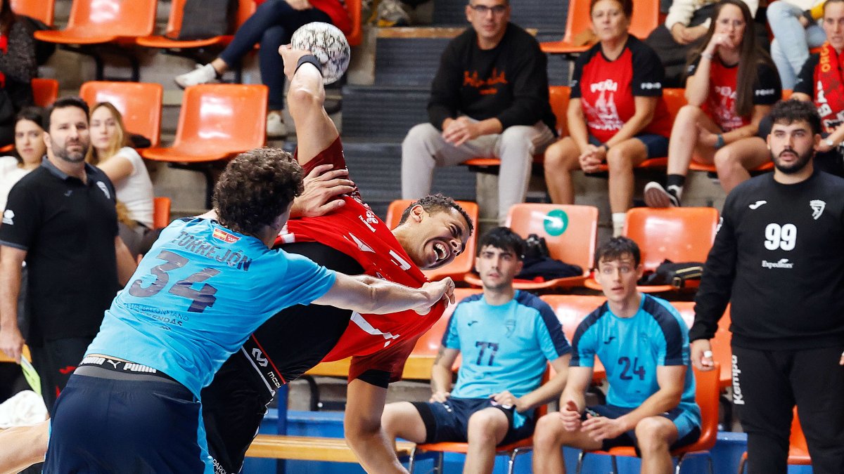 El equipo de Jorge Berzosa sufre pero vence a Alcobendas tras un gran tramo final.
